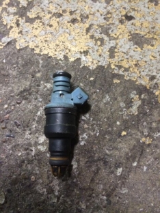 Einspritzdüse 316i -325i M10 M40 M20