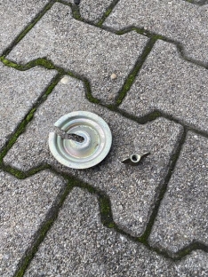 Reserverad Ersatzrad Verschraubung mit Auflage 51471904726
