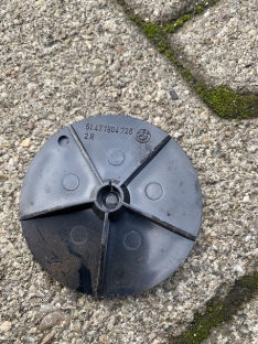 Reserverad Ersatzrad Verschraubung mit Auflage 51471904726
