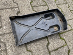 Batteriefach Kofferraum