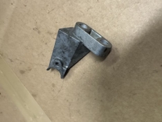 Halter OT Geber Kurbelwellensensor M20 1714858