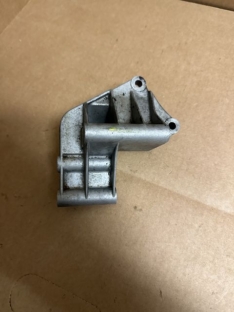 Lagerbock Servopumpe M20 320i 325i 1716025
