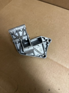 Lagerbock Servopumpe M20 320i 325i 1716025