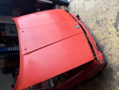 Motorhaube hennarot