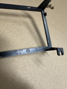 Bordcomputer BC ATA Uhr Halter Träger 62131380009