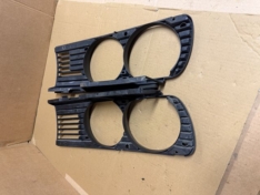 Scheinwerfergrill Kühlergrill LI + RE Frontgrill Ziergitter Original1876091 1876092