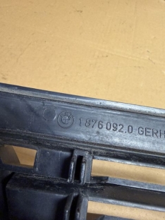 Scheinwerfergrill Kühlergrill LI + RE Frontgrill Ziergitter Original1876091 1876092