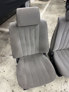 Sitze Sitzausstattung 6 Zylinder Muster Velour Hellgrau Silber