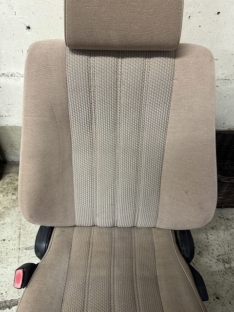 Fahrersitz Sitz Limousine beige